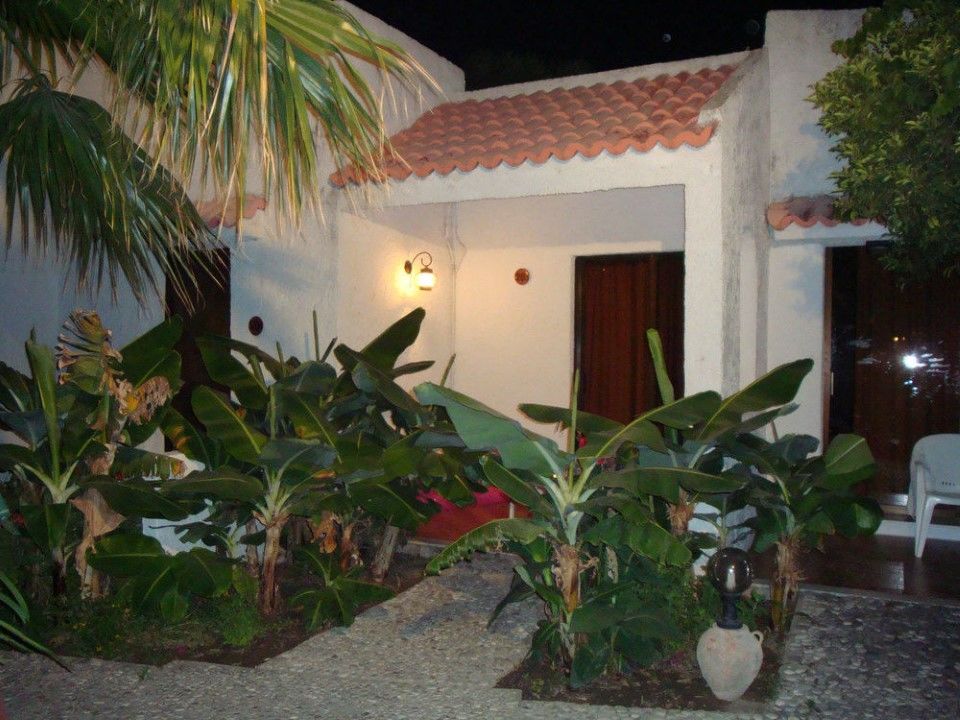 Oasis Hotel Bungalows Afandou Rhodes Exteriör bild